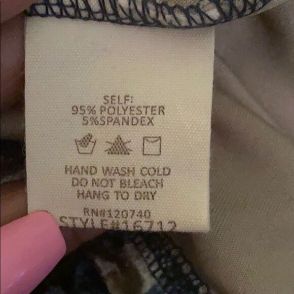 MYSTREE CURRENTLY CRUSHING VELVET TWIST TOP - Picture 8 of 8